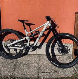 CANYON TORQUE M 2022 BICI ENDURO DH 170