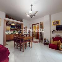 TRILOCALE CON BOX E CANTINA