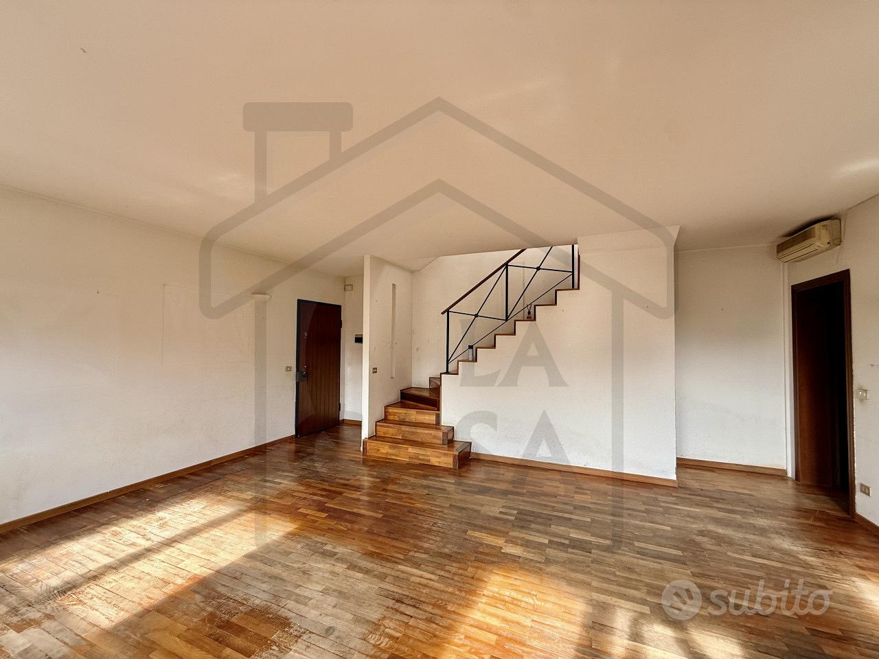 DUPLEX IN QUARTIERE PESCARINI - Vista 2