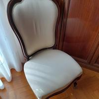 Poltrona in noce antica