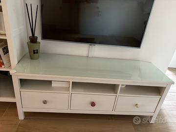 Mobiletto TV più colonnina colore bianco (IKEA)