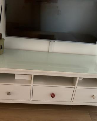 Mobiletto TV più colonnina colore bianco (IKEA)