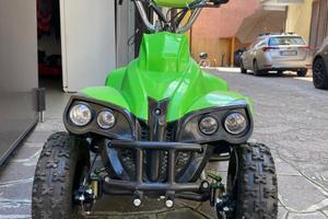 Mini quad 50cc con casco