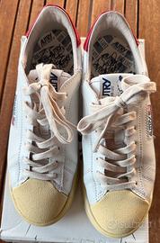 Sneakers Autry in pelle bianca e rossa