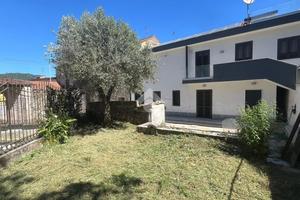 CASA SEMINDIPENDENTE A BARONISSI