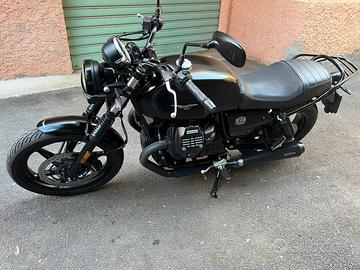 Moto guzzi 850 V7 stone