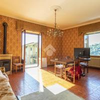 4 LOCALI A CASTELNUOVO DI PORTO