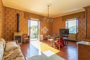 4 LOCALI A CASTELNUOVO DI PORTO