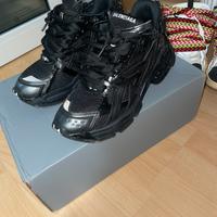 Balenciaga runner