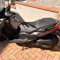 Yamaha x-max 250 ABS