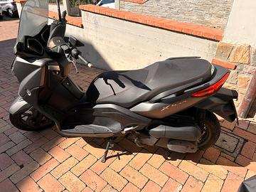 Yamaha x-max 250 ABS