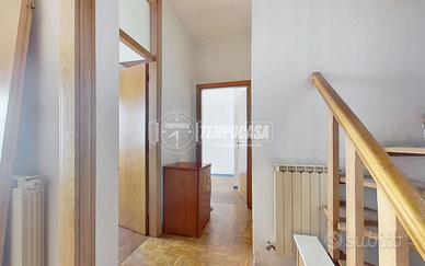 BILOCALE CON POSTO AUTO VICINO AL MARE