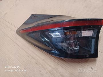 stop posteriore sx yaris cross 2022