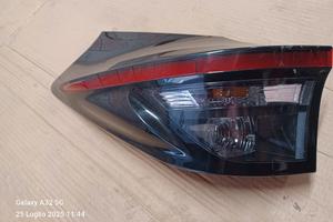 stop posteriore sx yaris cross 2022