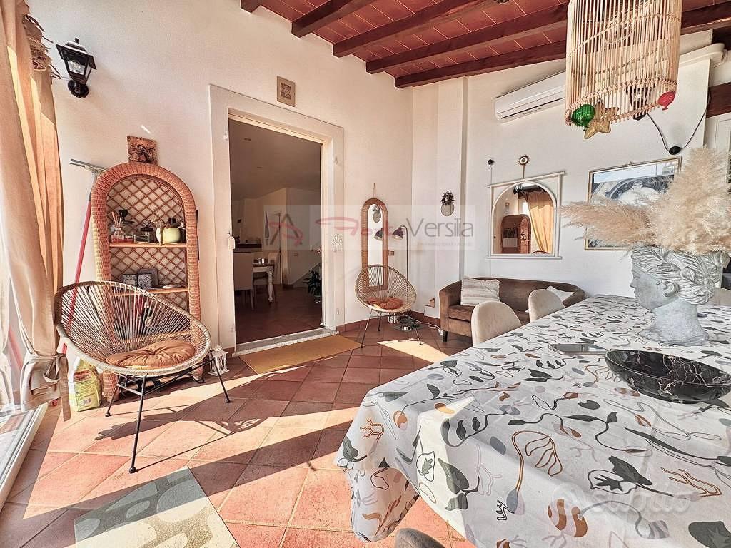 Villa di 234 m² con più di 5 locali a Seravezza - Altro