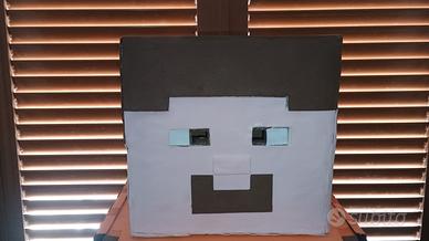 Testa di Steve in cartone e gomma EVA con LED