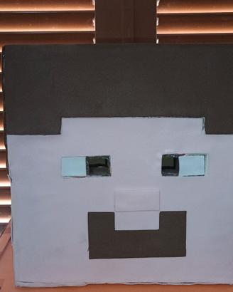 Testa di Steve in cartone e gomma EVA con LED