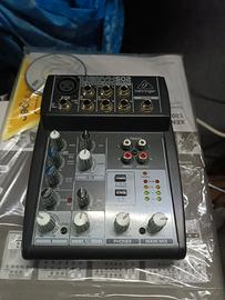 mixer XENYX 502 behringer