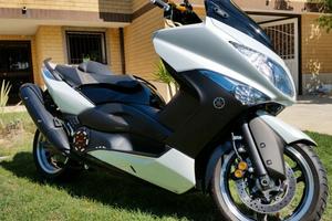 Pezzi TMAX 500 cc INCIDENTATI DA RIVEDERE