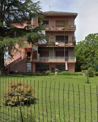 Immobile in asta di 173 m² con 5 locali e box auto