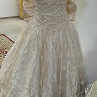 Splendido abito da sposa pari al nuovo.