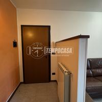 MONOLOCALE SERVITO DA ASCENSORE CON BOX AUTO