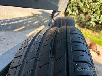 Gomme nexen nfera 205/45/r17