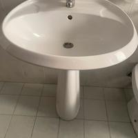 lavabo con colonna