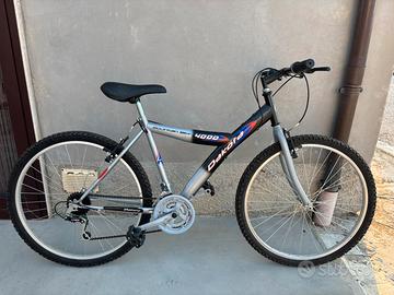 Bicicletta Mountain bike