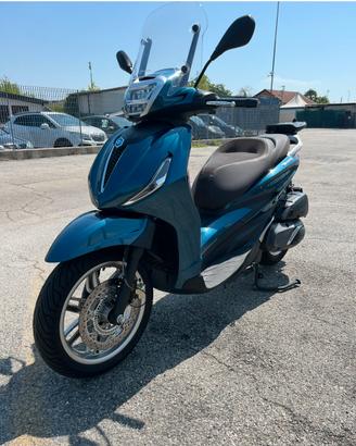 Piaggo Beverly 400HPE  2022 -8500 km Pari al Nuovo