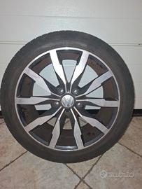 Set 4 Cerchi in Lega 17” + Gomme 225/45 R17 Momo