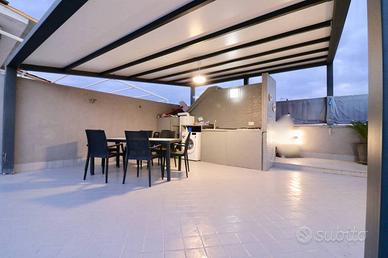 APPARTAMENTO BILOCALE CON TERRAZZO A NAPOLI - VIA