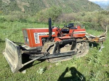 Trattore cingolato Fiatagri 60.65 con apripista