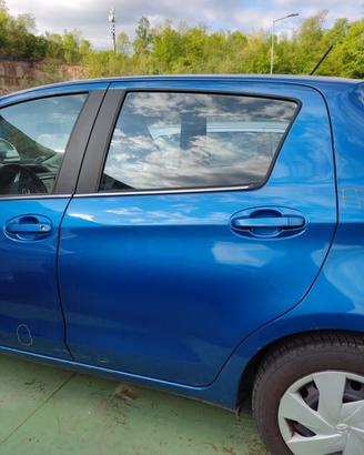 Porta posteriore sinistra TOYOTA YARIS del 2016