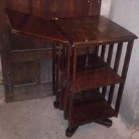 Scrittoio girevole in legno massello e sedia 