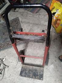 2 carrelli per trasporto con 4 ruote