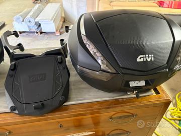 Bauletto posteriore GiVi v47 + piastra di fissagg