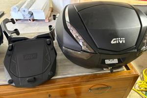 Bauletto posteriore GiVi v47 + piastra di fissagg
