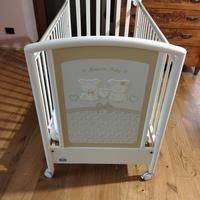 Lettino Pali in legno con sponda removibile