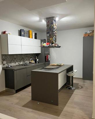 Cucina completa con isola Fenix + elettrodomestici