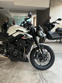 Triumph street triple 765R