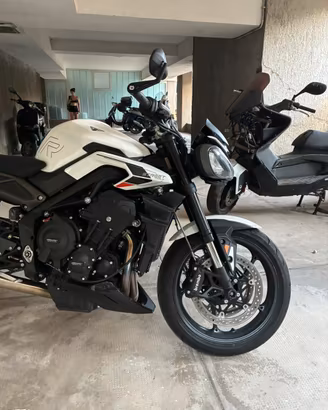 Triumph street triple 765R