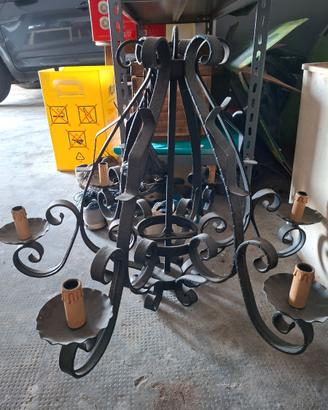 Lampadari in ferro battuto