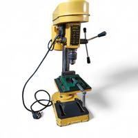 Trapano a colonna da banco monofase