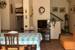 Casa indipendente di 104 m² con più di 5 locali a 