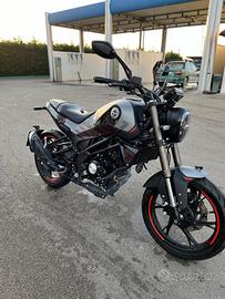 Benelli Leoncino 125 2022 – Solo 8.500 km”.