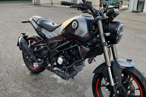Benelli Leoncino 125 2022 – Solo 8.500 km”.