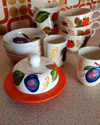 Set con decorazioni frutta