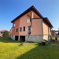 PORZIONE DI TRIFAMILIARE A SALE