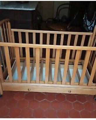 Lettino bebè con materasso